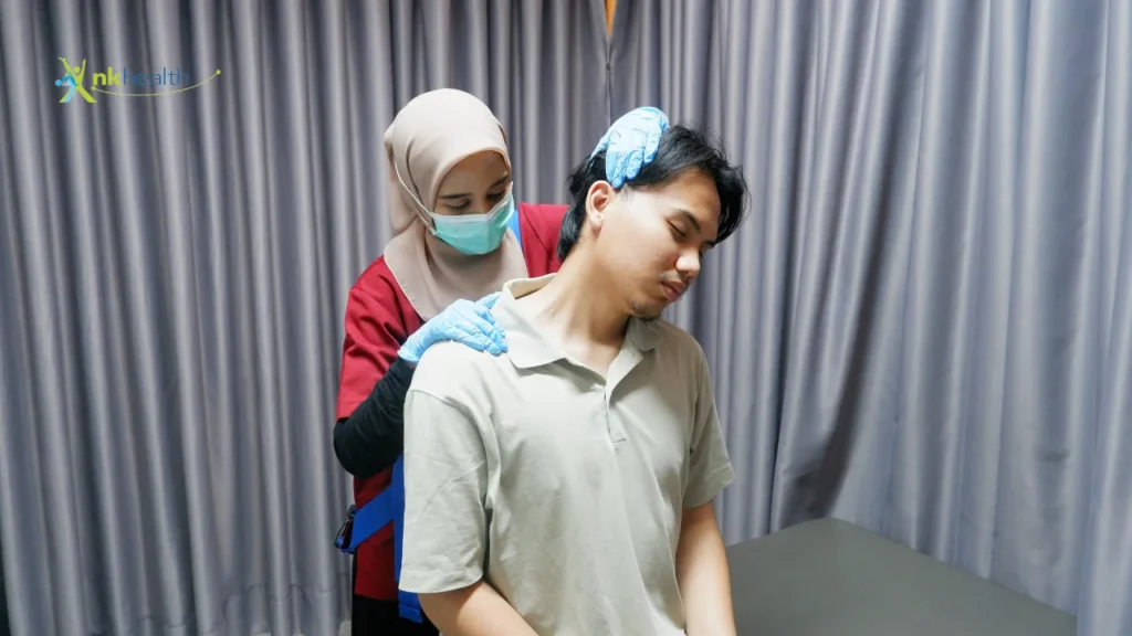 Mengatasi Sakit Leher Akibat Salah Bantal